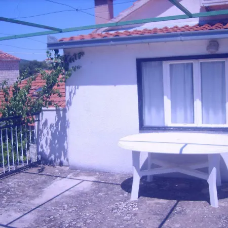 Apartament Bili