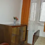 Bili Daire Marina
